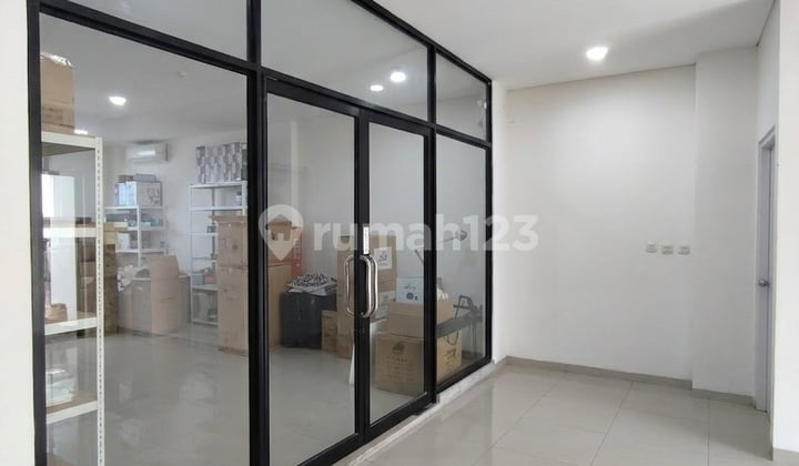Ruko 3 Lantai Full Renov di Terrace 9 Suvarna Sutera Tangerang 1Ka00015