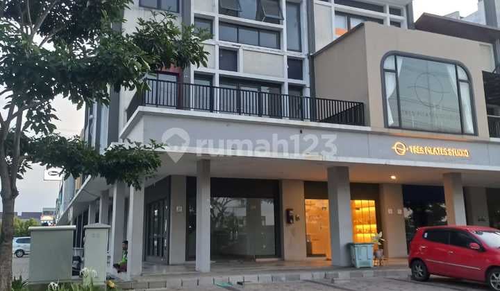 Disewakan Ruko Melody 3 Lantai di Dekat dengan Danau dan Lokasi yang Strategis