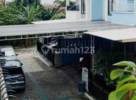 Dijual cepat Rumah 2 lantai di Komplek Palem Semi Karawaci Tangerang lokasi strategis dekat dengan toll