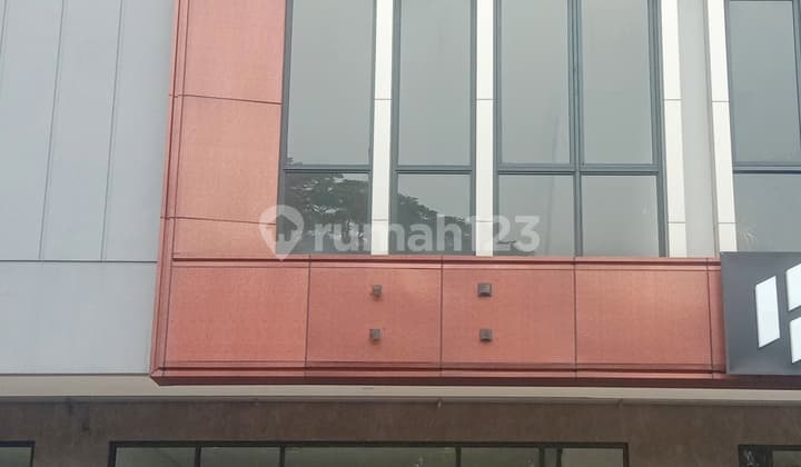 Disewakan Ruko Baru 3 Lantai Lokasi Sangat Strategis Kota Wisata