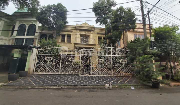 di jual Rumah Bagus luas tanah 240 meter Pondok Indah Jakarta Selatan