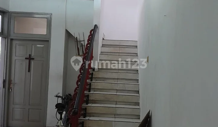Semi-Furnished House with SHM (Freehold Certificate) - Taman Kedoya Permai Prisma Sportclub, West Jakarta
