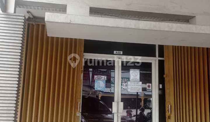 Ruko di Plaza De Lumina, Jakarta Barat