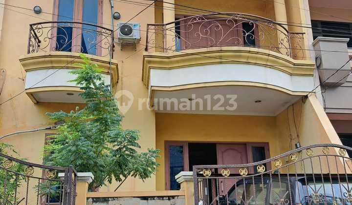 Rumah Ada Rooftop di Bojong Indah Jakarta Barat Dekat Puri Indah
