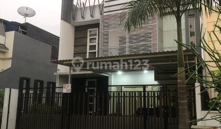 Rumah Cantik Terawat 4 Kamar Hadap Barat Semi Furnish Puri Media Jakarta Barat bisa KPR