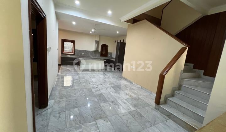 Ready-to-Occupy House Full Marble Semi-Furnished in Permata Buana