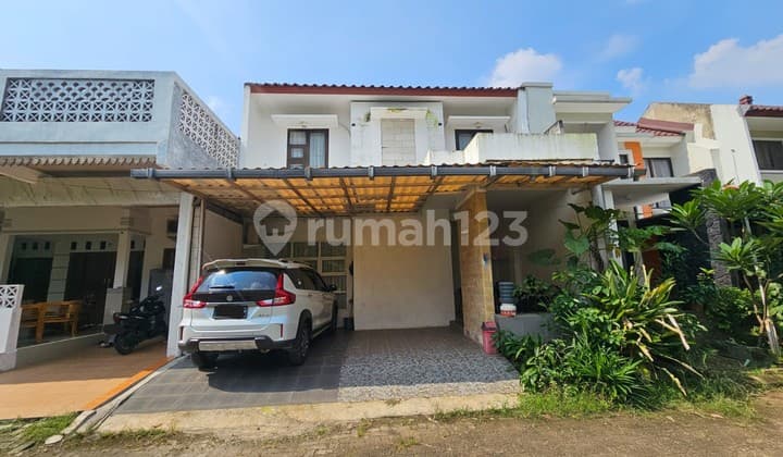 Rumah Minimalis Dengan Nuansa Apartemen Mewah Dalam Komplek Elite