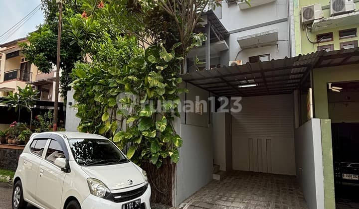 Rumah 2 Lantai Lokasi Premium