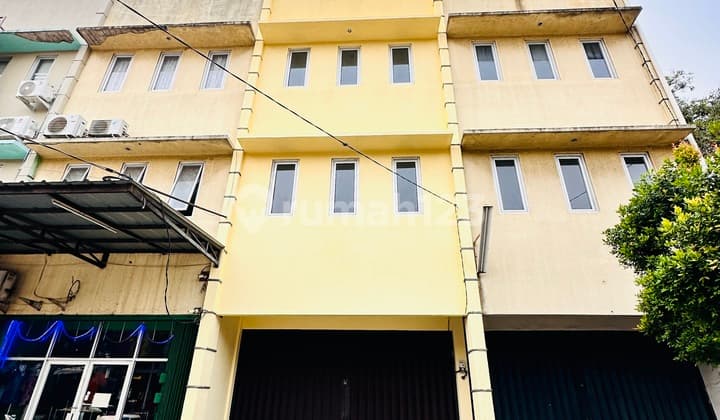 Disewakan Ruko 3 Lantai di Lokasi Premium Cinere