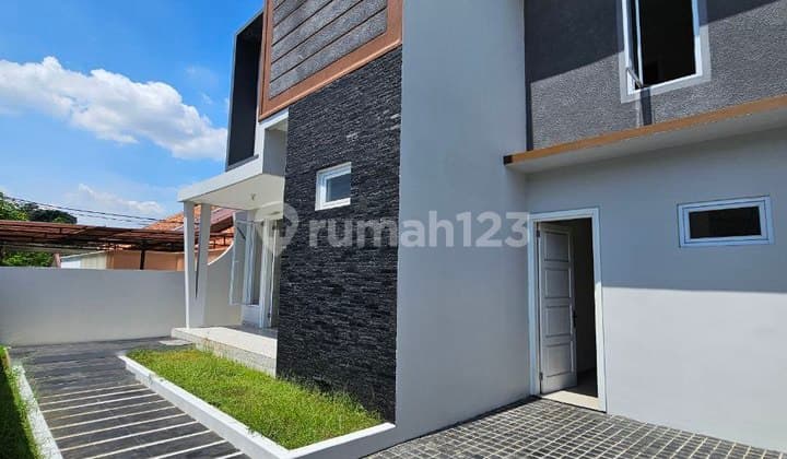 Rumah 2 Lantai Siap Huni di Cinere, Depok