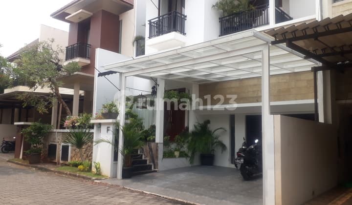 House for Sale in Mutiara Pejaten, Pasar Minggu, South Jakarta