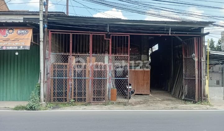 Rumah Buat Usaha yang Setrategis Dijln Raya Tanah Baru No 60 A Kecamatan Beji Depok Jawa Barat
