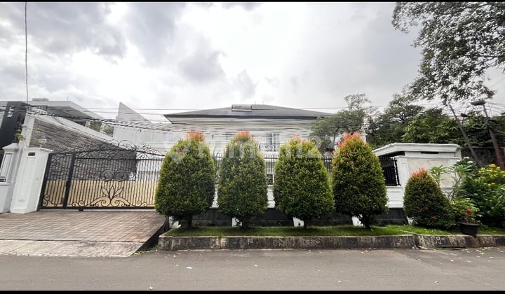 Rumah Besar dan Luas 2 Lantai Dikomplek Tomang City Garden Kavling Blok I No 4 Kebon Jeruk Jakarta Pusat