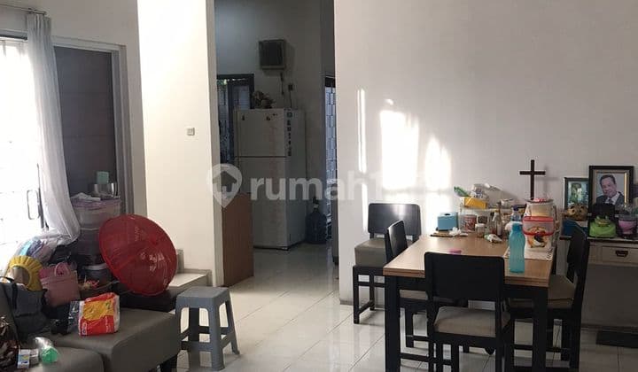 Dijual Cepat Rumah Cantik Area Taman Semanan Indah