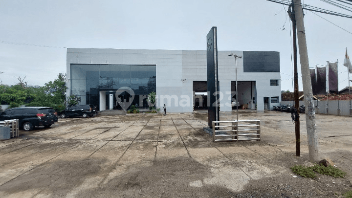 Exclusive Office Former Showroom 3 Floors + Basement in Lampung