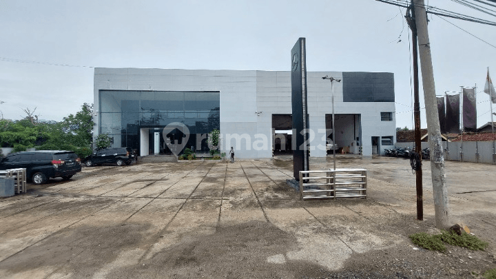 Exclusive Office Former Showroom 3 Floors + Basement in Lampung