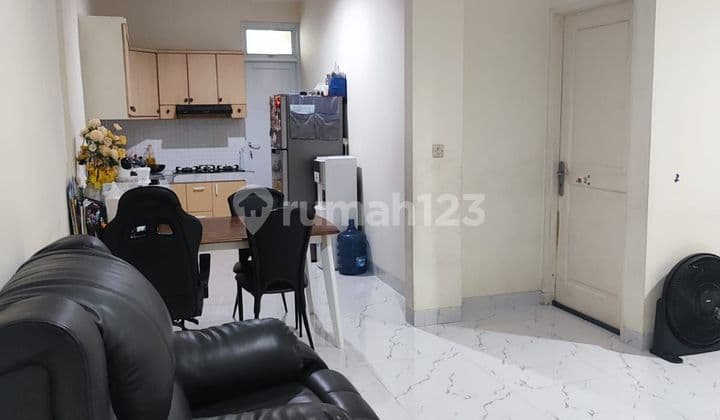 Rumah Siap Huni Depan Taman Di Taman Surya