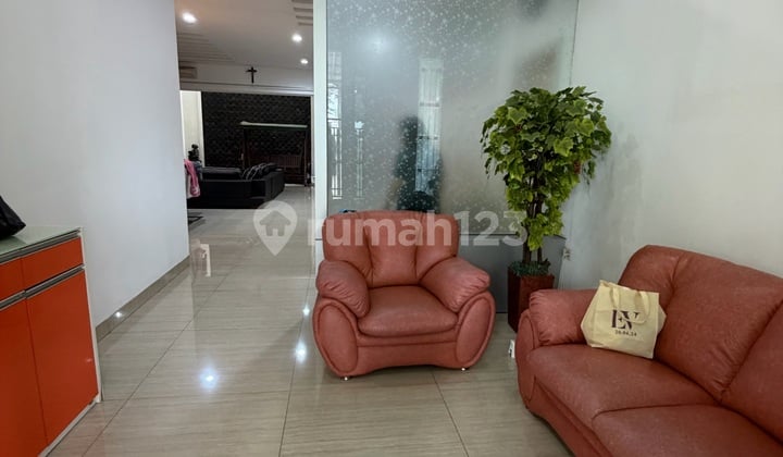 Rumah Bagus Dekat ke Puri Indah Siap Huni