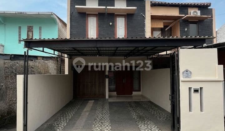 Quick Sale! House with a Super Strategic Location in Meruya, West Jakarta. Very Easy Access, Just Minutes to the Jorr Toll Gate