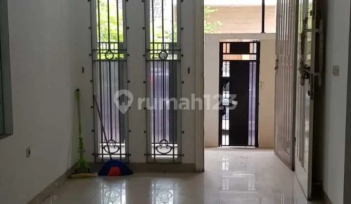 Rumah Bagus di puri indah SHM unfurnished