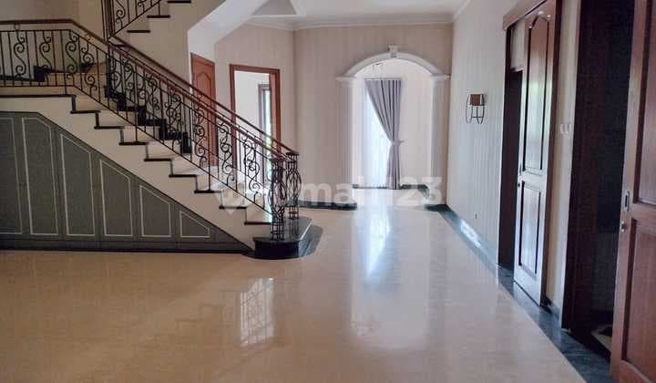 Rumah Cantik Di Taman Surya 200m² Furnished 2 Lantai