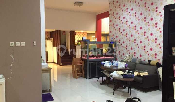 Rumah Siap Huni di Taman Alfa Indah Jakarta Barat