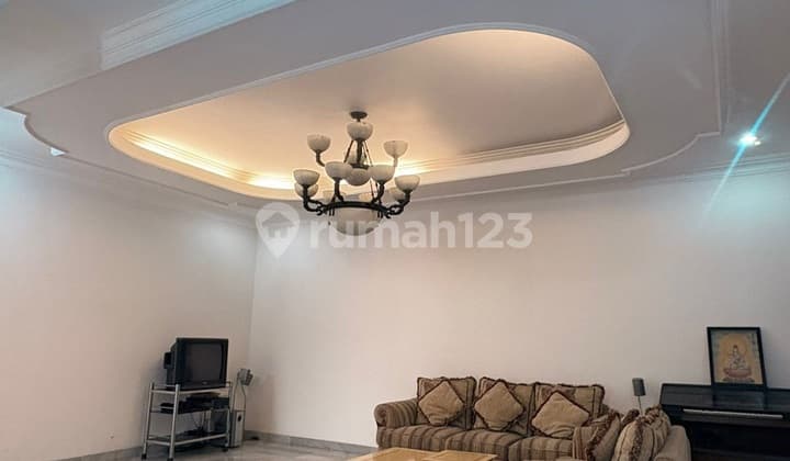 Dijual Rumah di Intercon, Tmn Kebon Jeruk, Jakarta Barat (Rangka Atap Sudah Pakai Baja Ringan)