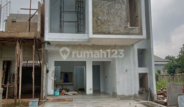 Rumah 2 Lantai Roof Top, Culster Pinggir Jalan, Nempel LRT Ciracas