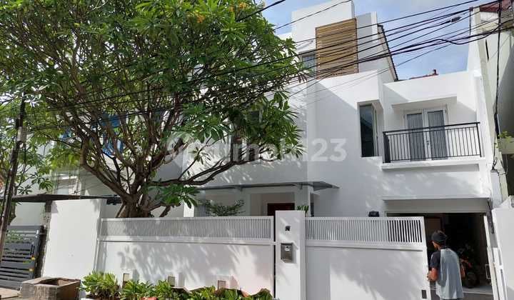 Rumah 2,5 Lantai Di Gandaria Jakarta Selatan