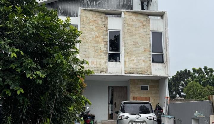 Rumah 2 Lantai Casamora Jagakarsa Jakarta Selatan