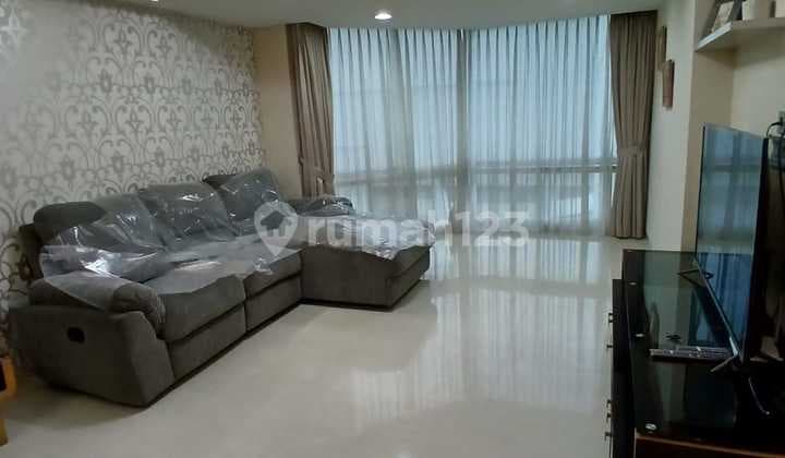 Disewakan Apartement Taman Anggrek 2BR Furnished