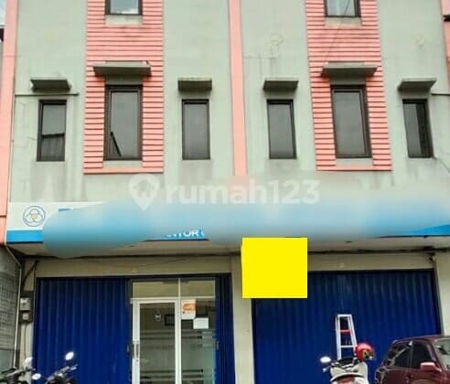 Drops in Price, 3-Story Shop House Cheap, Good, Jl. Dewi Sartika, Pasar Anyer.