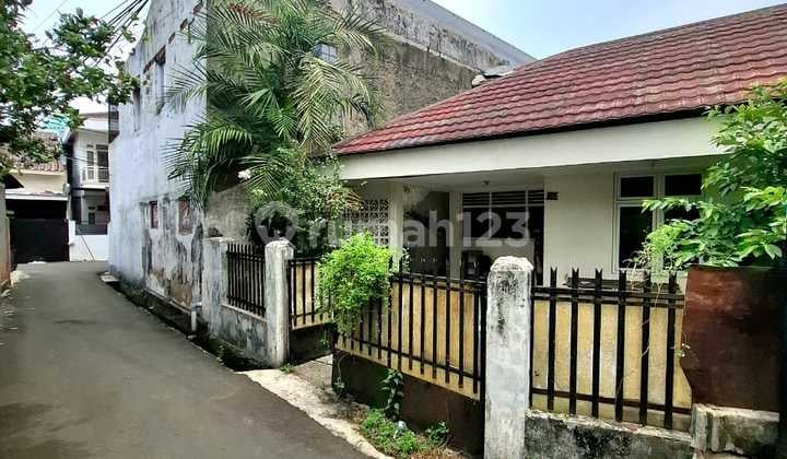 Dijual Rumah Lama Dekat Pasar Biru Laut Cawang, Shm,Jaktim