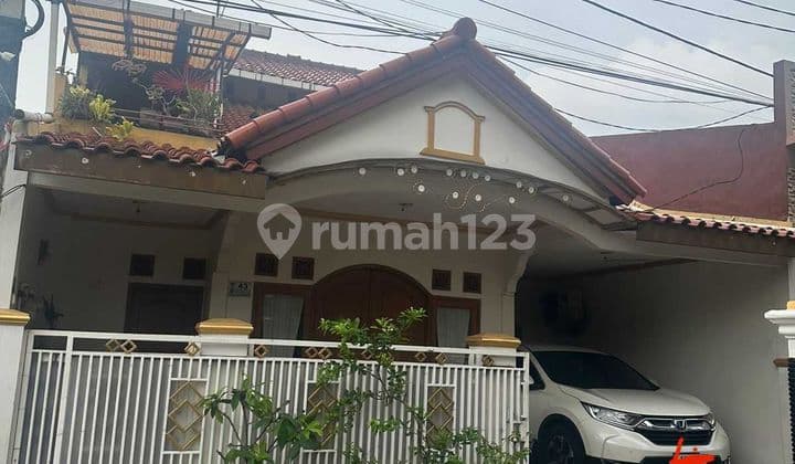 Rumah Bagus 2 Lantai, Shm,siap Huni, Bekasi Timur