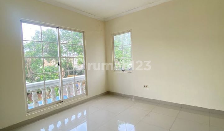 Disewakan Rumah Hoek Siap Hunii Dua Lantaii