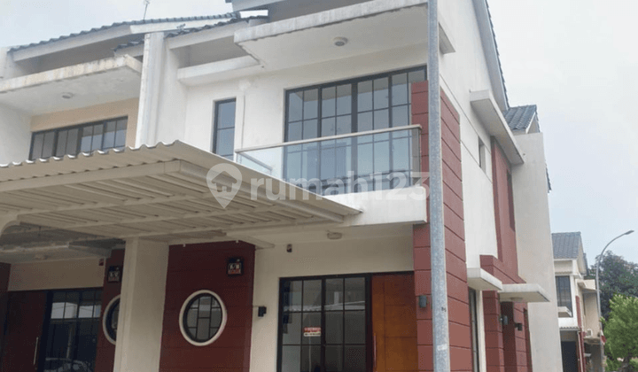 Disewakan Rumah Murah Hoek Siap Huniii Bagus