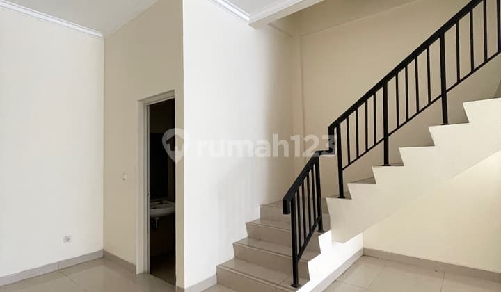 For Rent: Inner-facing Shop House, Cheap and Cheerful