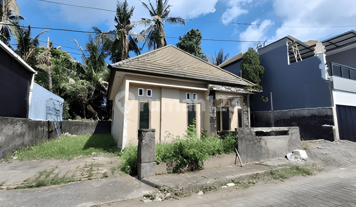Comfortable 3-Bedroom House in Taman Nuansa Tjampuhan Gianyar Housing Complex