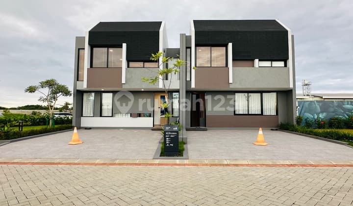 Modern Minimalist House Makassar, Perintis Kemerdekaan Street