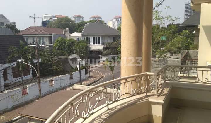Jual Rumah Bagus Siap Huni di Menteng Jakarta Pusat