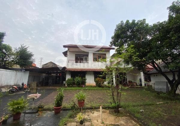 Dijual Rumah Luas 2 Lantai Pinggir Jalan Raya di Petukangan Jakarta