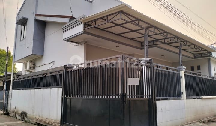 Rumah Hook Dekat Tol di Jaka Mulya Bekasi