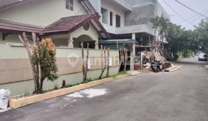 Dijual Rumah Hook Strategis di Galaxy Bekasi Selatan