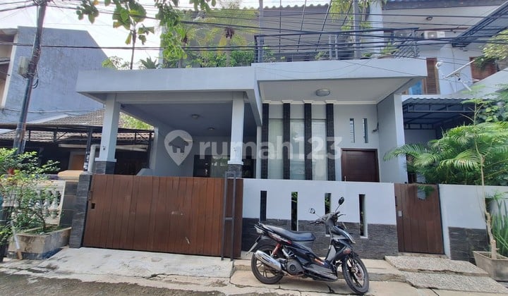Dijual Rumah Semi Furnish di Pekayon Bekasi