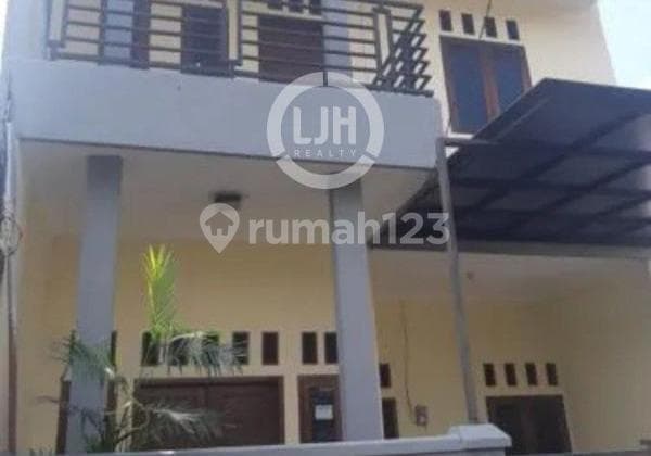 Dijual Rumah Dalam Cluster Siap Huni 2 Lantai Bebas Banjir di Jatiwaringin Bekasi