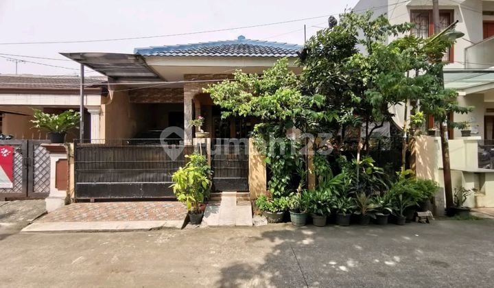 Dijual Rumah Siap Huni Depan Lapangan Di Galaxy. Bekasi Selatan