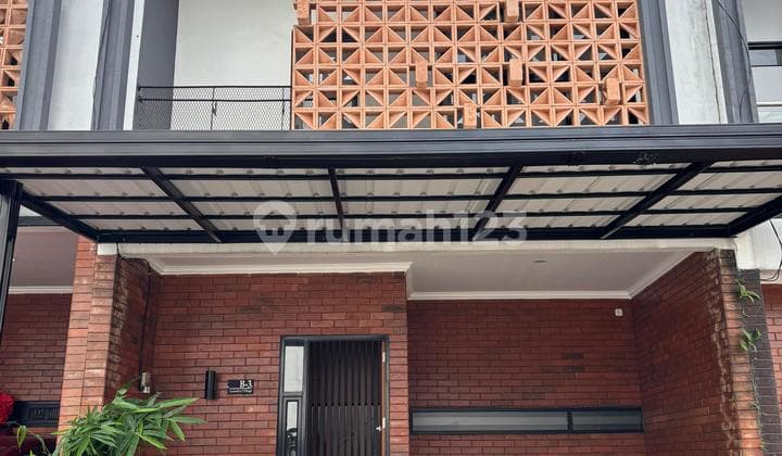 Hunian 2Lantai Semi Furnish Dekat Gdc