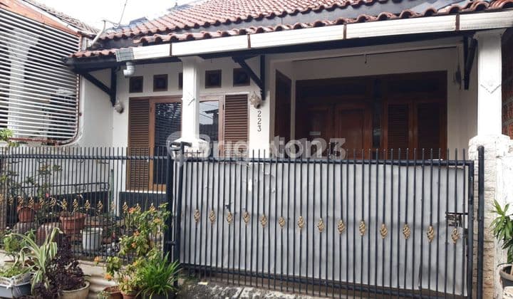 HUNIAN STRATEGIS DEKAT SAMSAT DEPOK