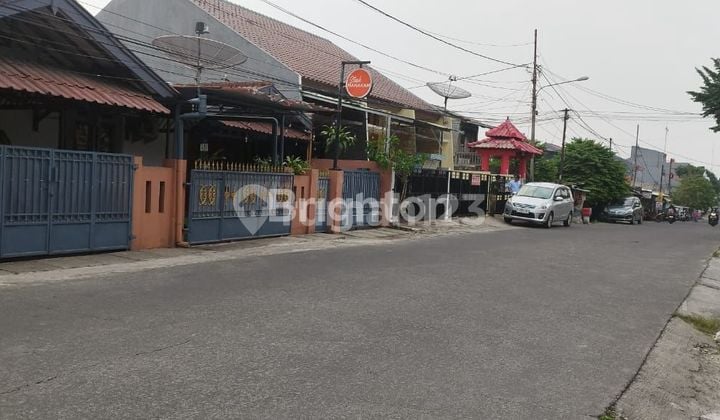 HUNIAN PINGGIR JALAN RAYA SUKMAJAYA