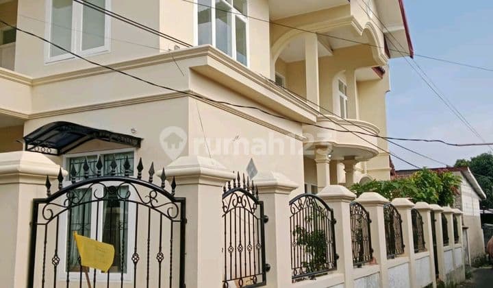 2-Story Hook Residence Kukusan Beji Depok